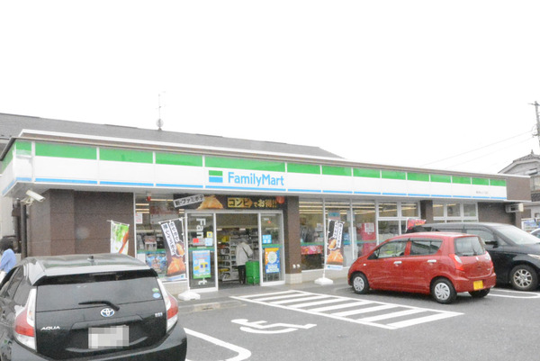 ニッカサン越谷レジデンス(ファミリーマート越谷赤山三丁目店)
