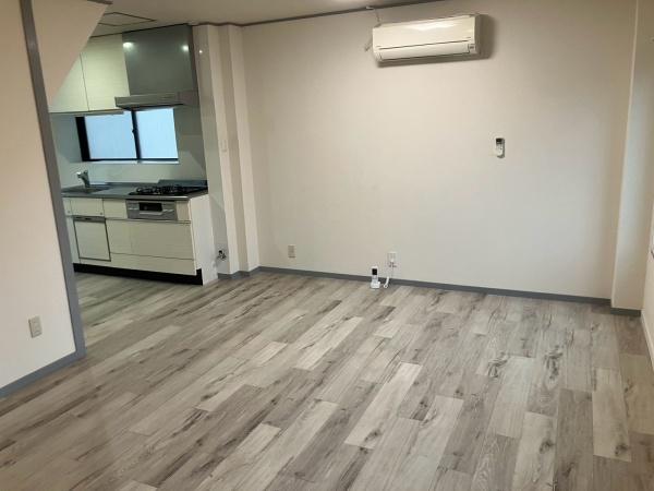 越谷市東大沢１丁目の住宅付店舗（一戸建）