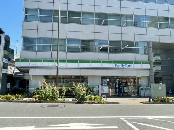 グレース北千住(ファミリーマート千住警察署前店)