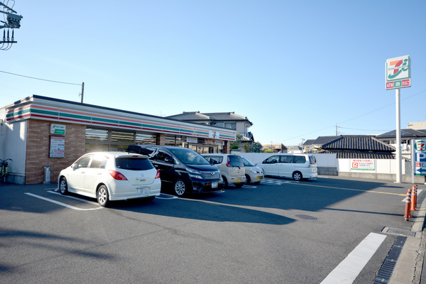 G-EAST本中(セブンイレブン蒲生西町1丁目店)