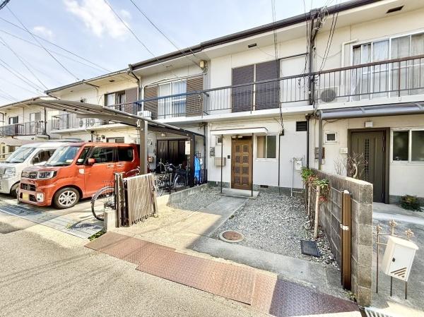 高槻市名神町のテラスハウス
