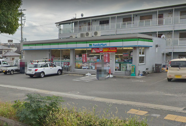 高槻市上土室1丁目のマンション(ファミリーマート高槻岡本町店)