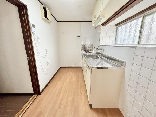 高槻市安岡寺町４丁目の貸家