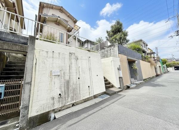 高槻市安岡寺町２丁目の貸家