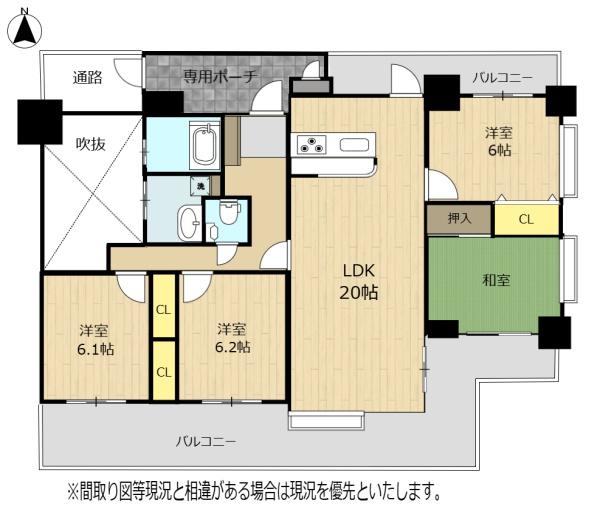 クレアドール県庁正門前