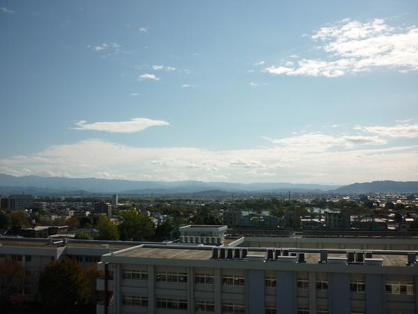 クレアドール県庁正門前