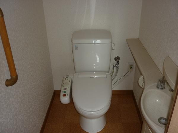 クレアドール県庁正門前