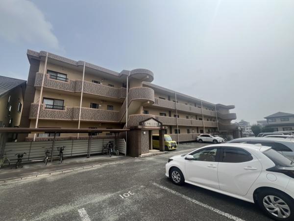 熊本市東区長嶺南２丁目のマンション