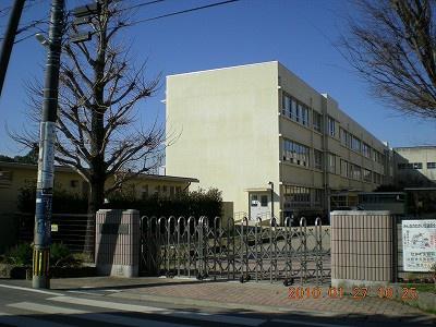 熊本市東区尾ノ上２丁目のアパート(熊本市立尾ノ上小学校)