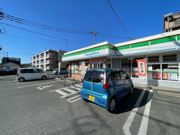 コーポ中根(ファミリーマート熊本黒髪6丁目店)
