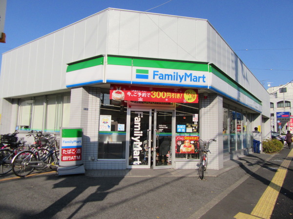 北区中十条４丁目のアパート(ファミリーマート十条仲原3丁目店)