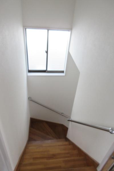 北区上十条5丁目のタウンハウス(玄関)