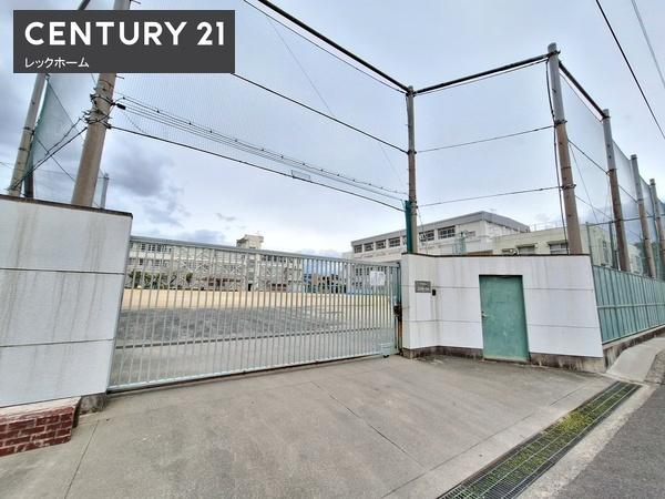 東大阪市上小阪３丁目のハイツ(東大阪市立上小阪小学校)
