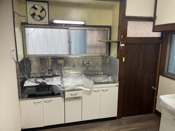 越谷市大字大里のアパート