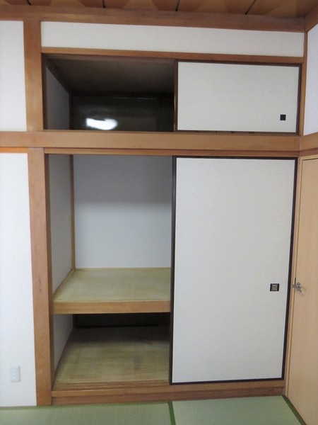 幸町1丁目貸家(収納)