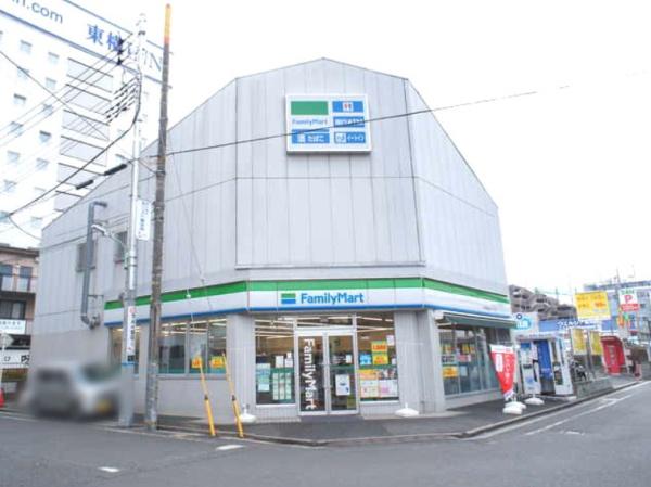グラシアパティオ東久留米(ファミリーマート本町1丁目店)