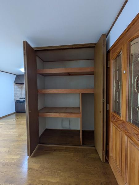 昭島市拝島町４丁目の貸家