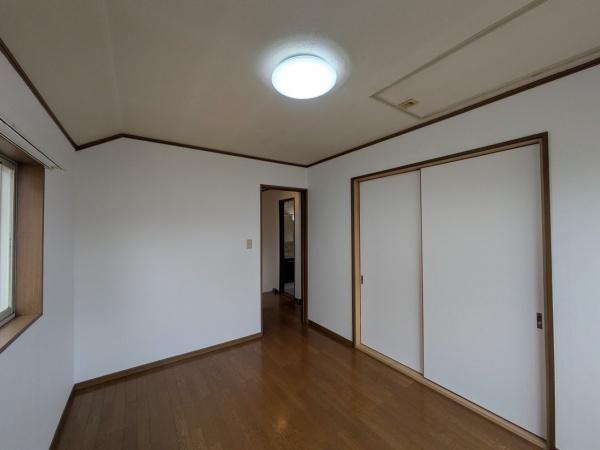 昭島市拝島町４丁目の貸家