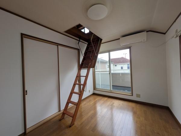 昭島市拝島町４丁目の貸家