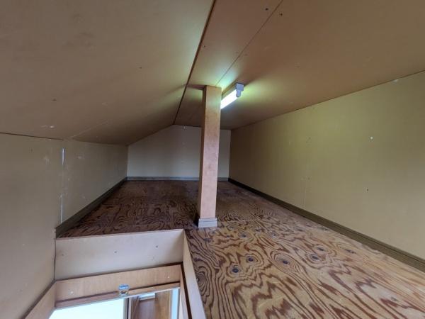 昭島市拝島町４丁目の貸家