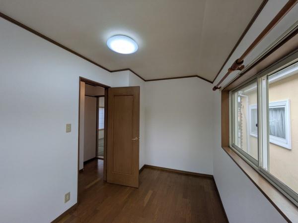 昭島市拝島町４丁目の貸家