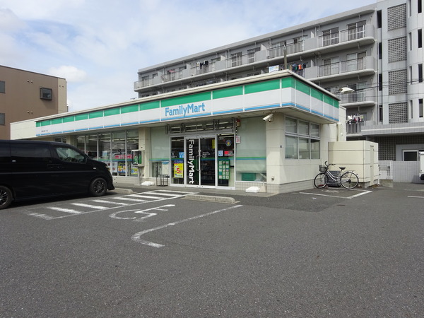 ラフィーナー幕張本郷(ファミリーマート幕張本郷三丁目店)