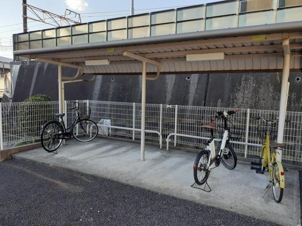 稲城市百村のアパート