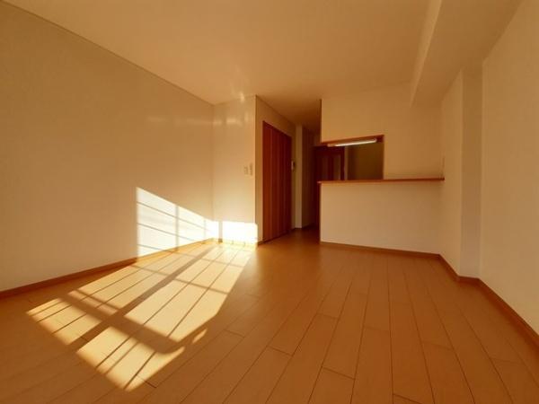 稲城市百村のアパート