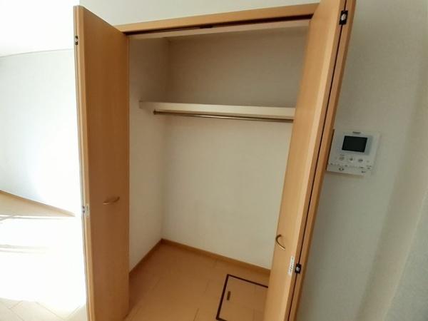 稲城市百村のアパート