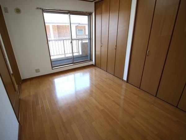 稲城市大丸のアパート