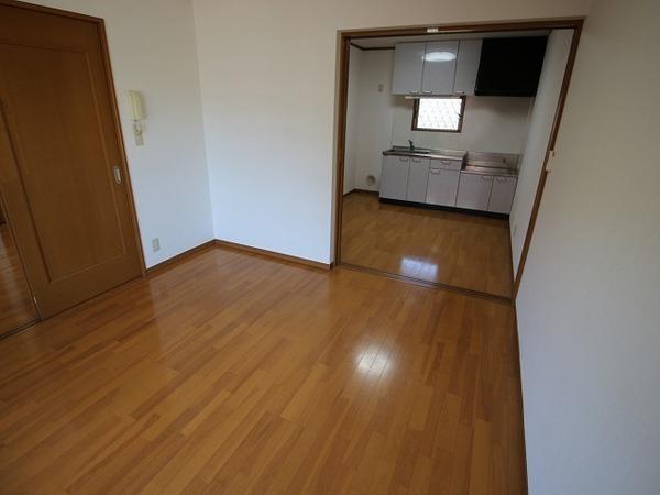 稲城市大丸のアパート
