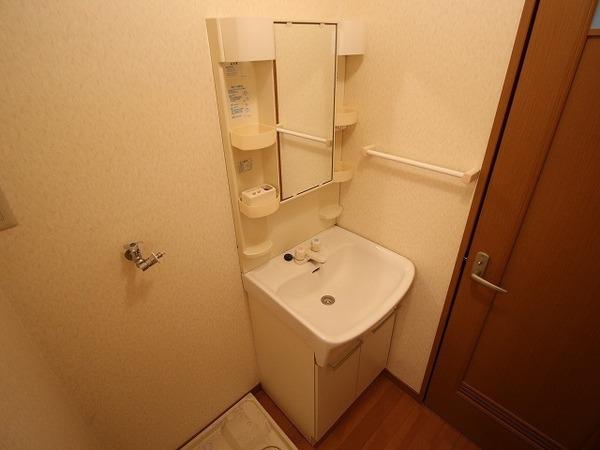 稲城市大丸のアパート