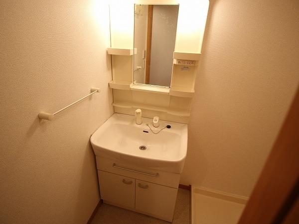 稲城市矢野口のアパート