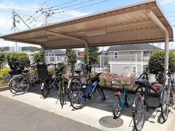 パイン・ヒルズ参番館