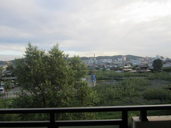 稲城市東長沼のマンション