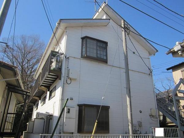 稲城市百村のアパート