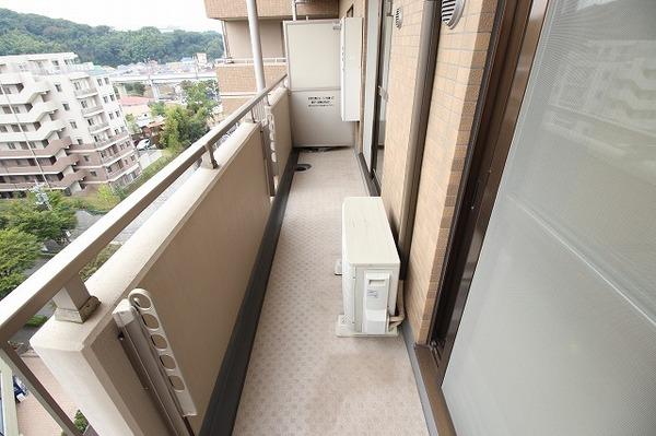稲城市東長沼のマンション