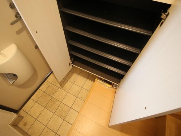 稲城市大丸のアパート