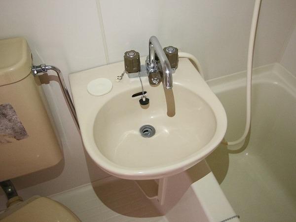 稲城市東長沼のマンション