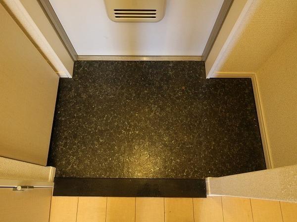 稲城市百村のアパート