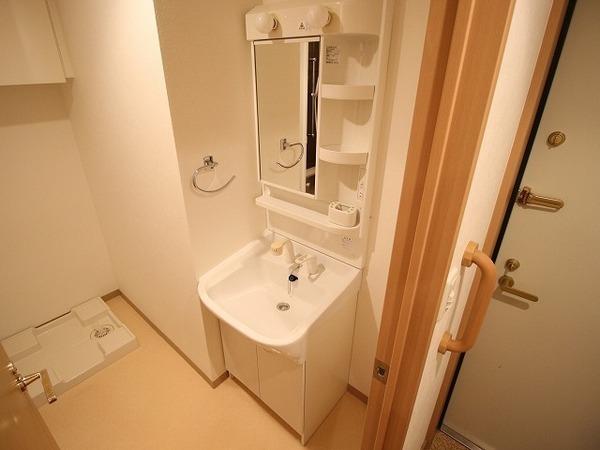 稲城市東長沼のマンション