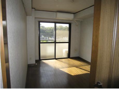 稲城市東長沼のマンション