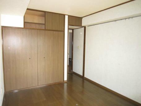 稲城市東長沼のマンション