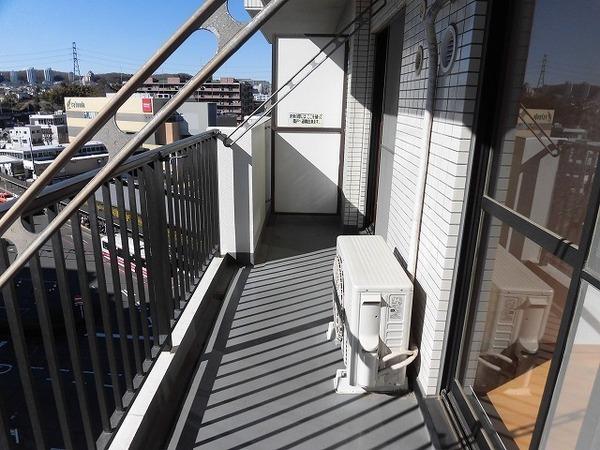 稲城市東長沼のマンション