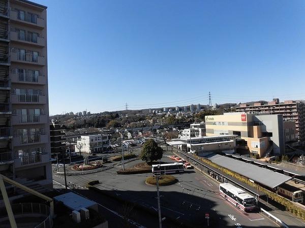 稲城市東長沼のマンション
