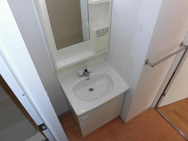 稲城市東長沼のマンション