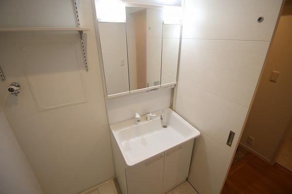 稲城市矢野口のアパート