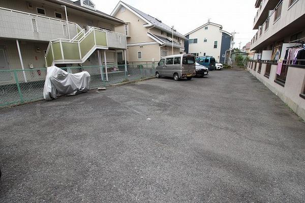 稲城市東長沼のマンション