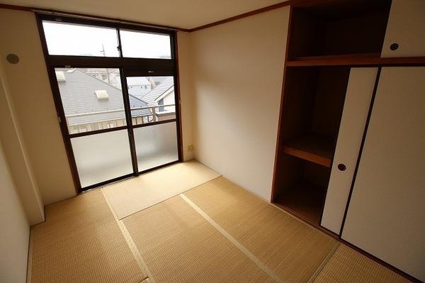 稲城市東長沼のマンション