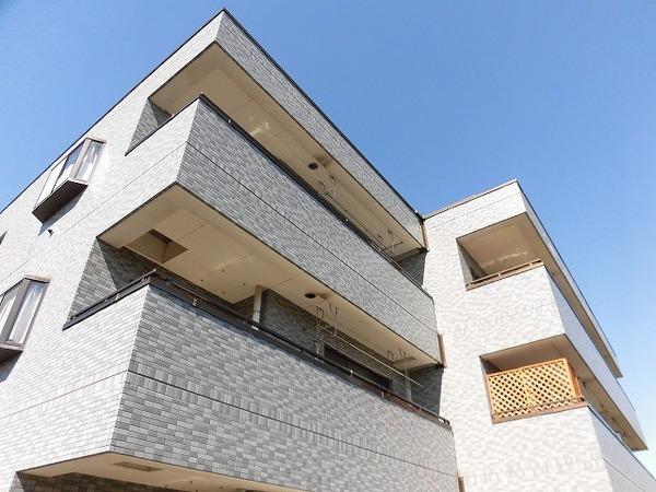 稲城市東長沼のマンション